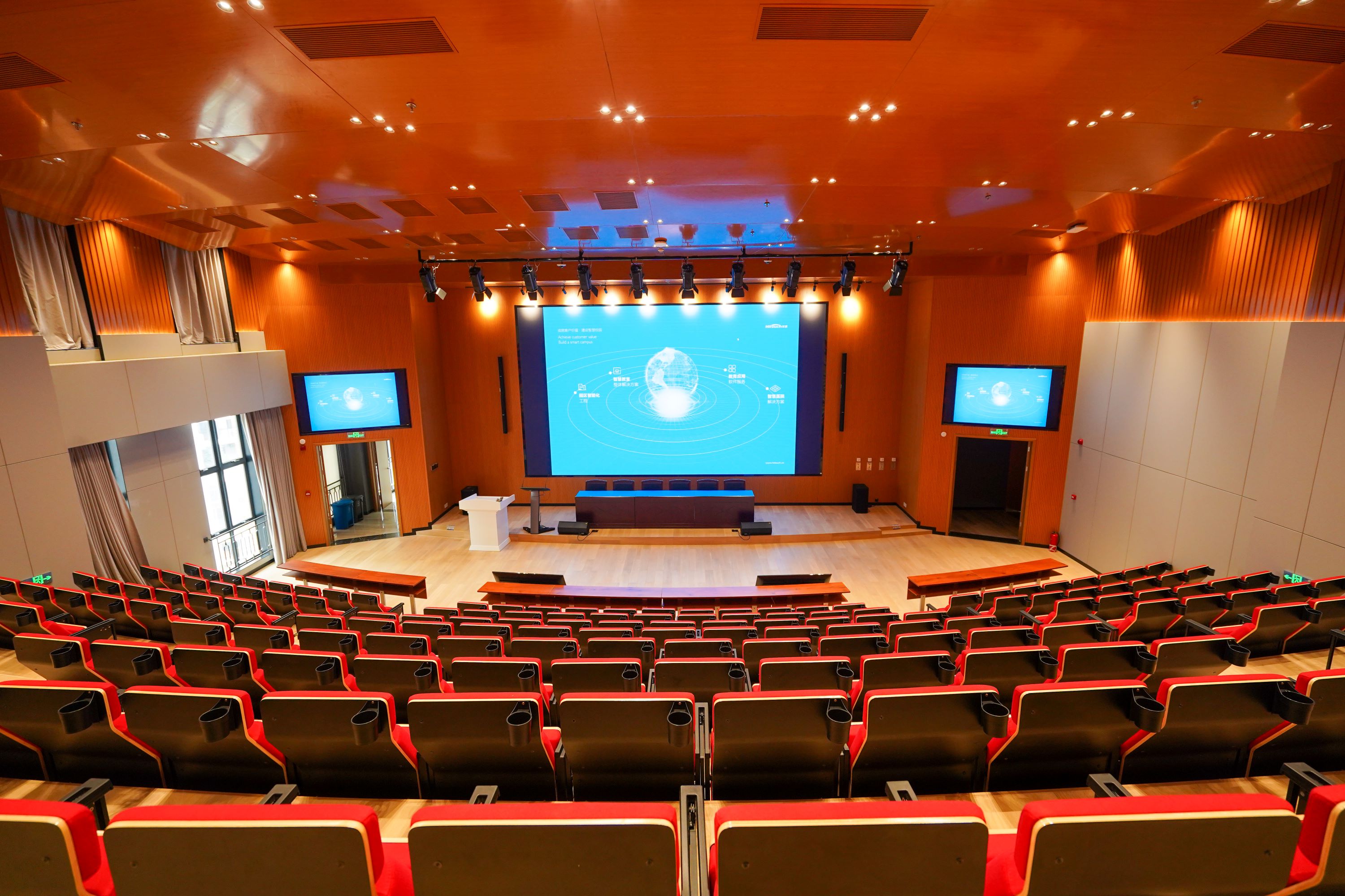 深圳某高校多媒体教室